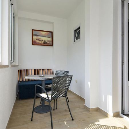 Apartmani Dina マカルスカ エクステリア 写真