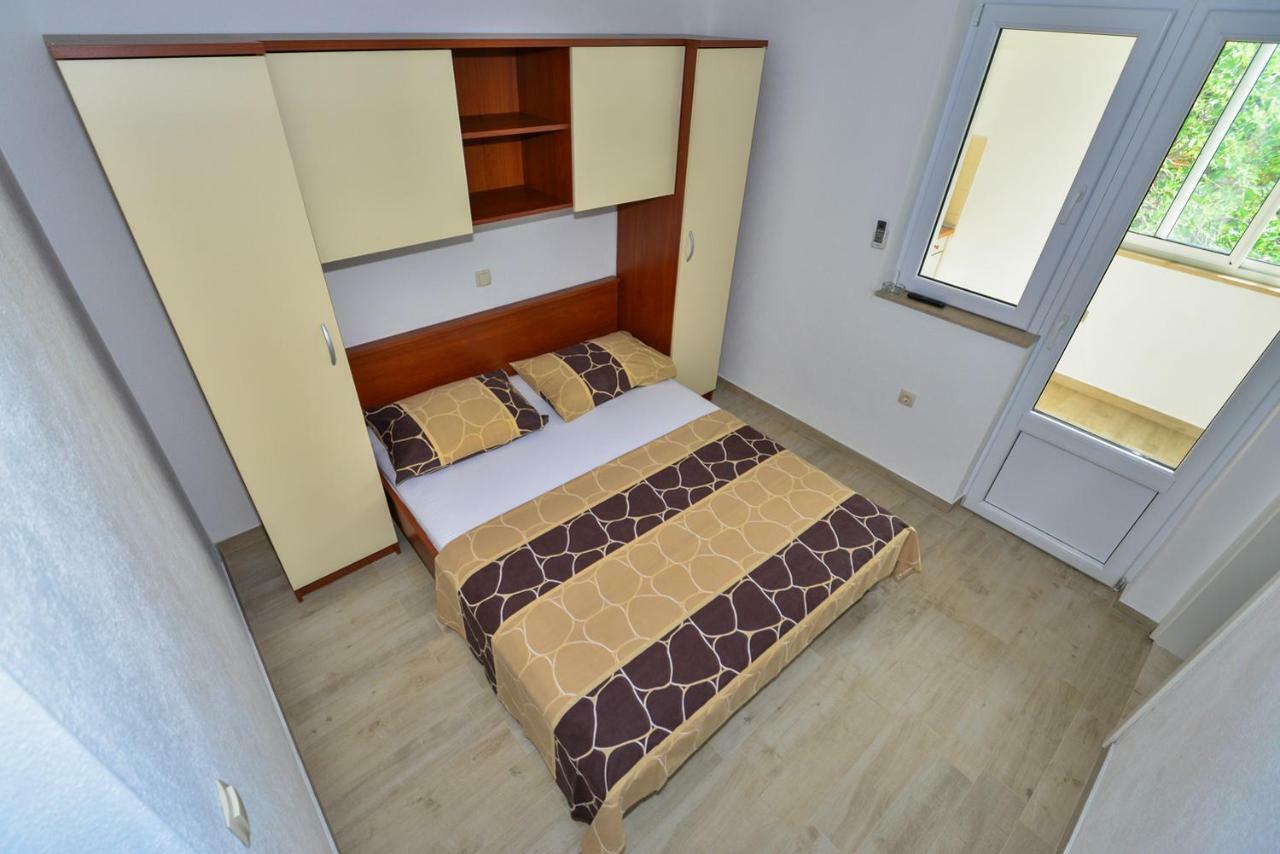 Apartmani Dina マカルスカ エクステリア 写真