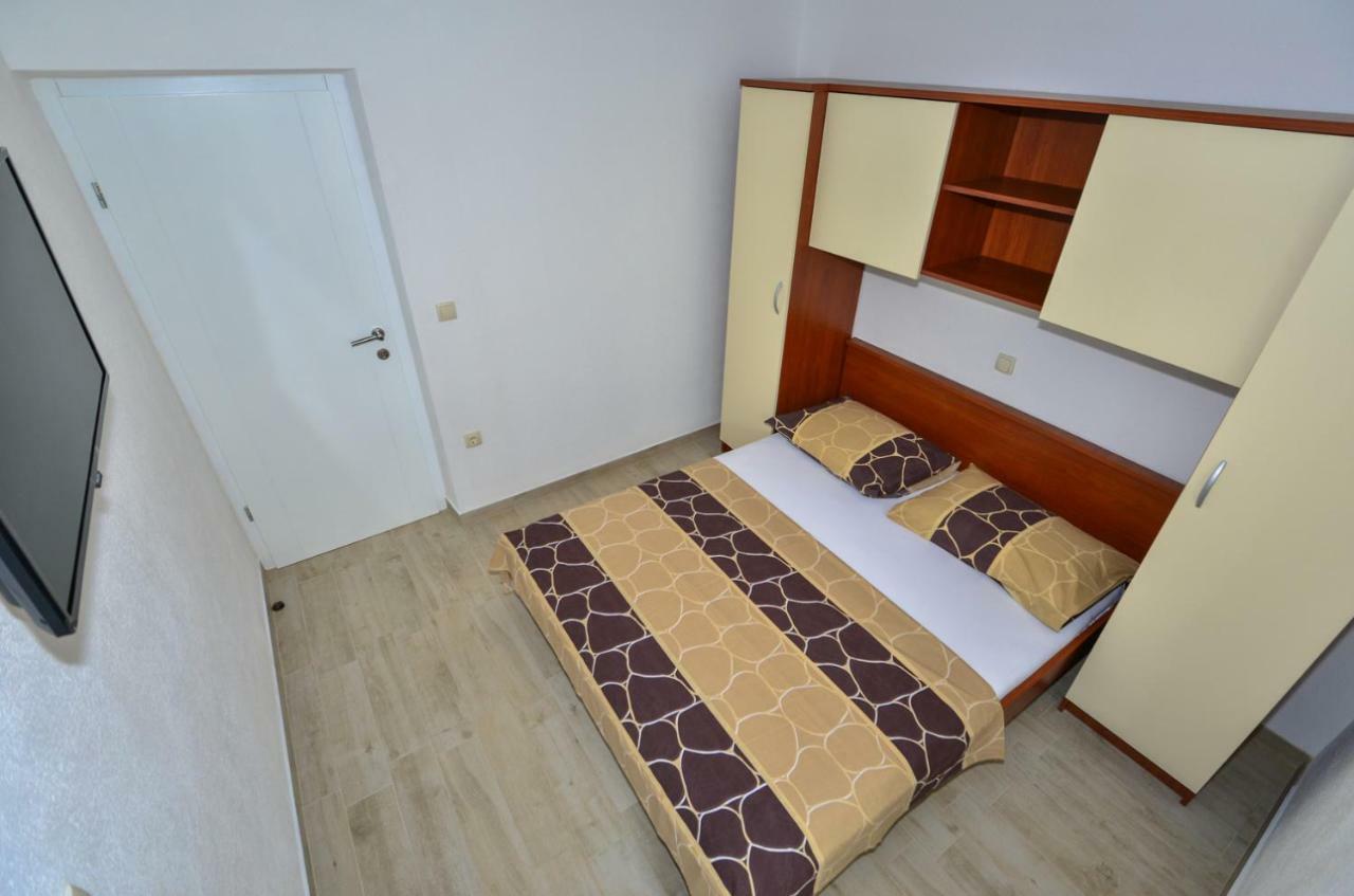 Apartmani Dina マカルスカ エクステリア 写真