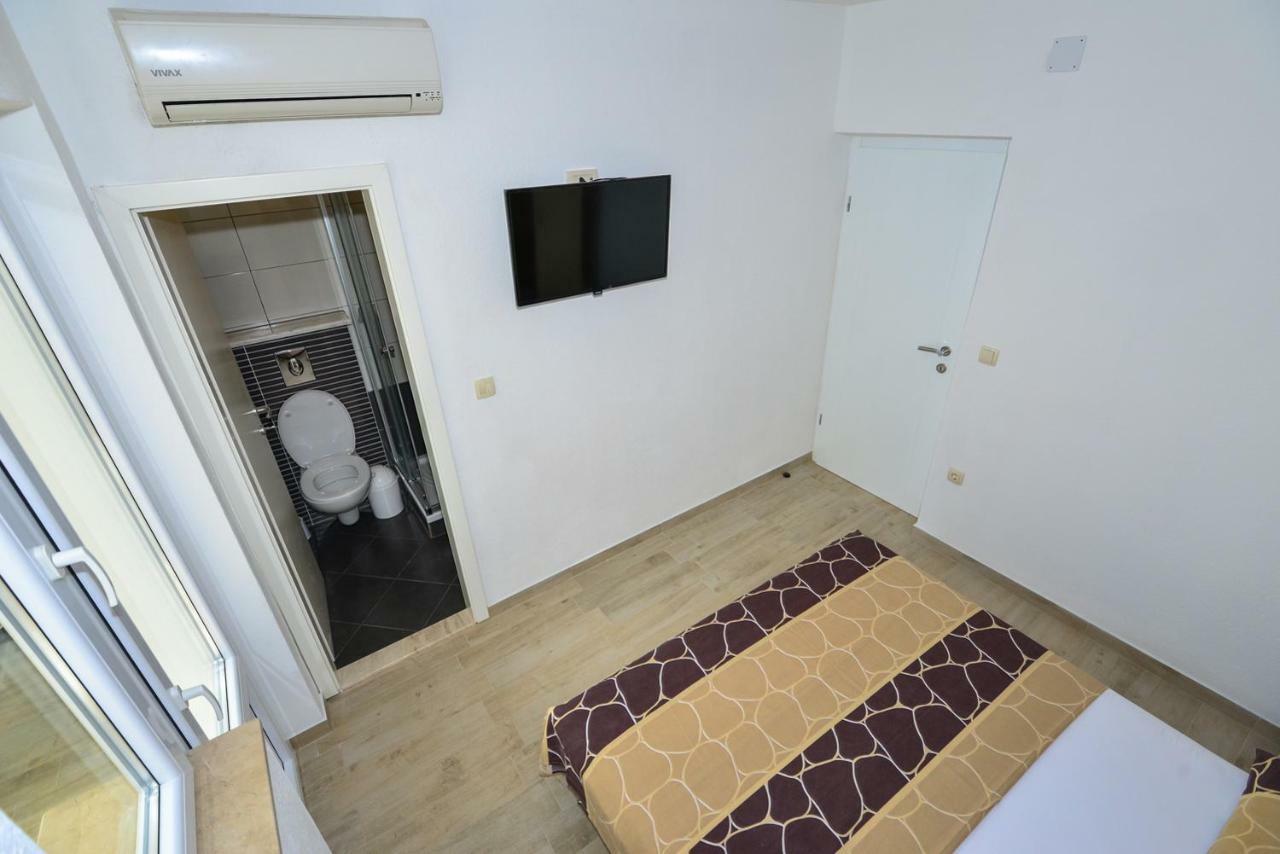Apartmani Dina マカルスカ エクステリア 写真