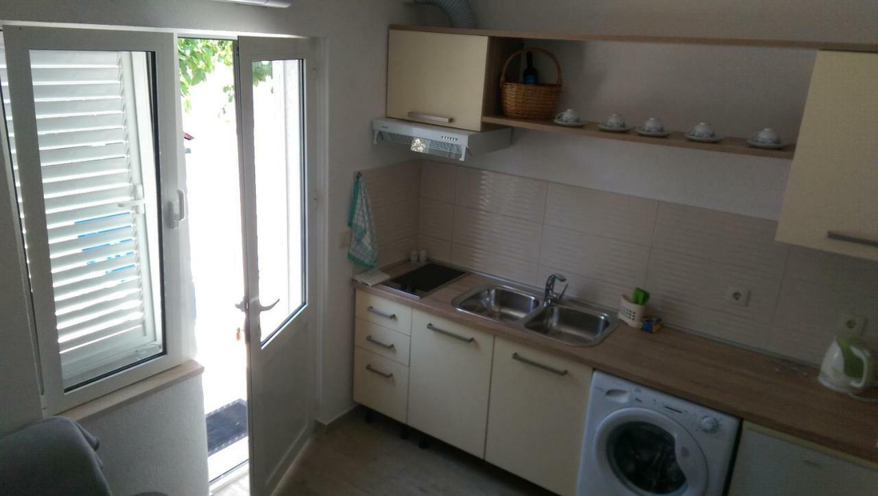 Apartmani Dina マカルスカ エクステリア 写真