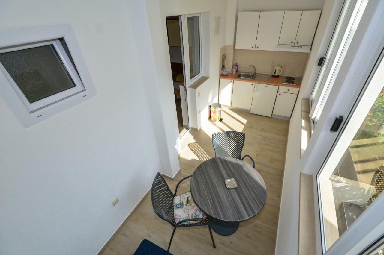 Apartmani Dina マカルスカ エクステリア 写真