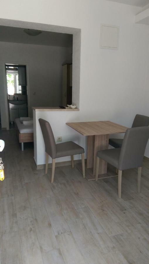 Apartmani Dina マカルスカ エクステリア 写真
