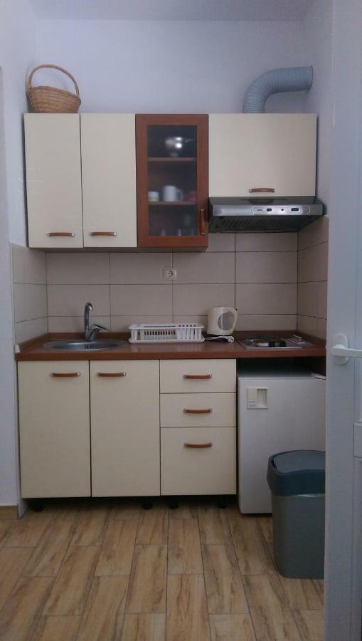Apartmani Dina マカルスカ エクステリア 写真