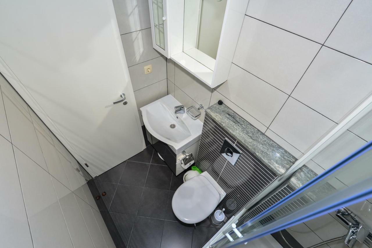 Apartmani Dina マカルスカ エクステリア 写真