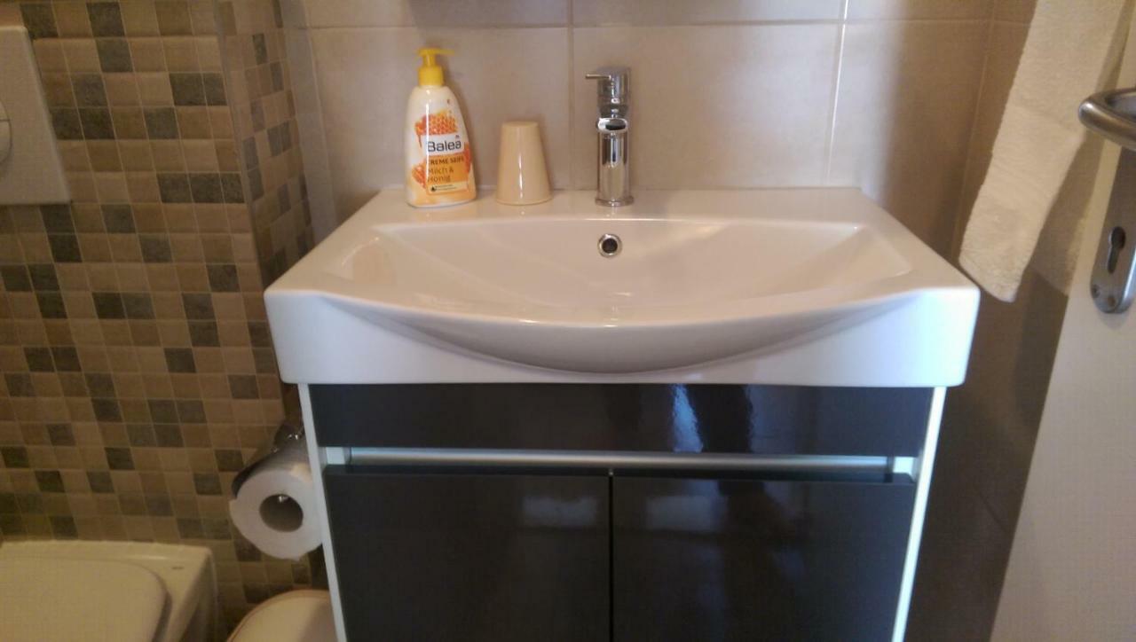 Apartmani Dina マカルスカ エクステリア 写真