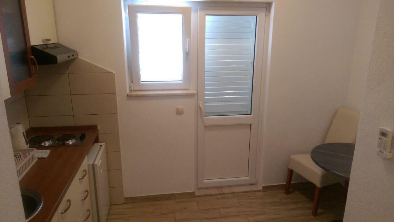 Apartmani Dina マカルスカ エクステリア 写真