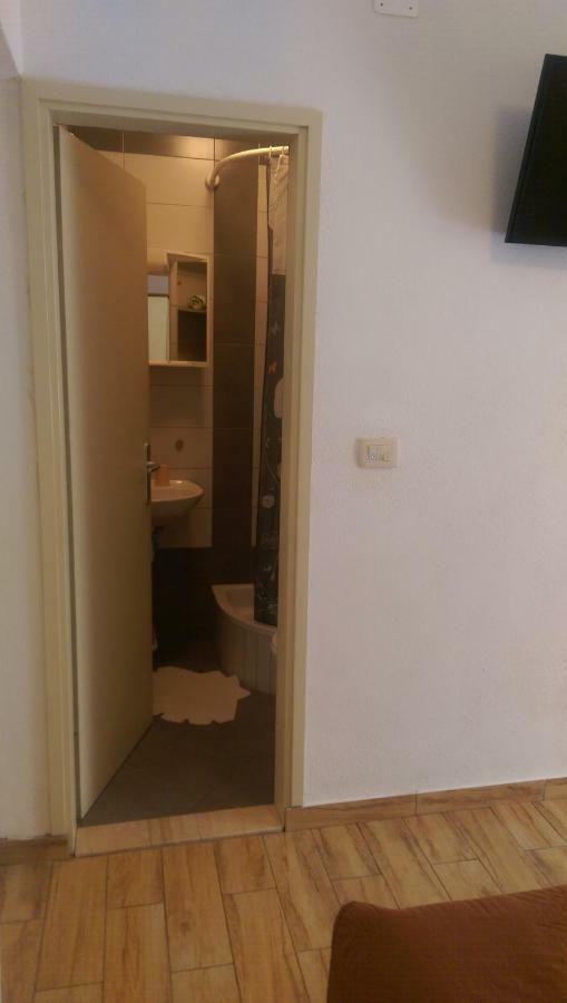 Apartmani Dina マカルスカ エクステリア 写真