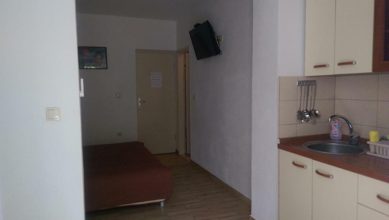 Apartmani Dina マカルスカ エクステリア 写真