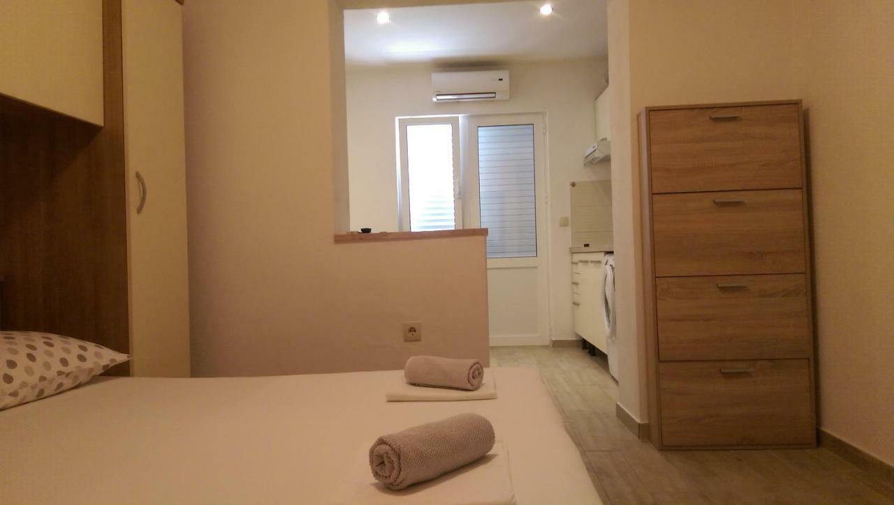 Apartmani Dina マカルスカ エクステリア 写真