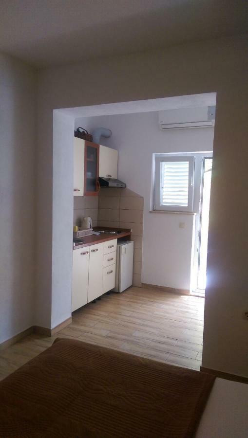 Apartmani Dina マカルスカ エクステリア 写真
