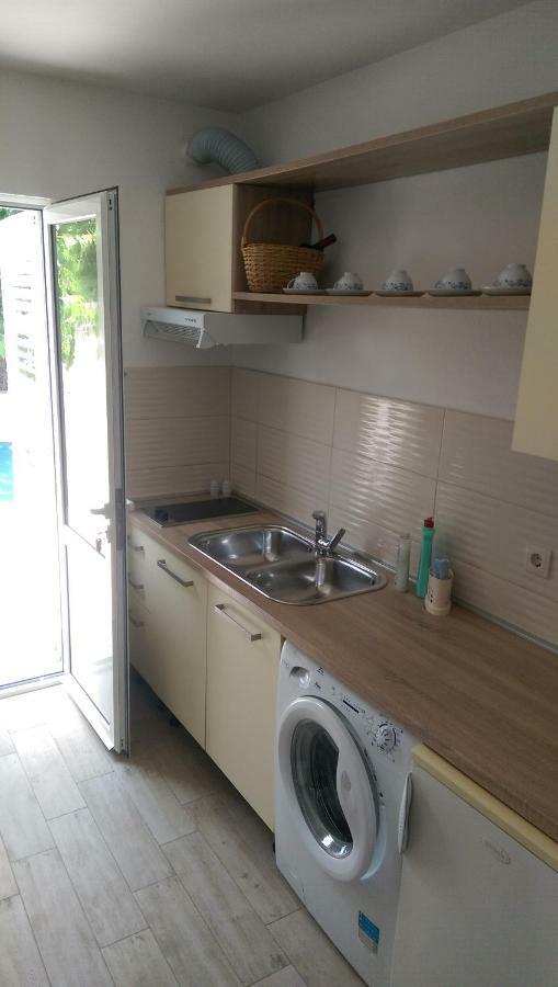 Apartmani Dina マカルスカ エクステリア 写真