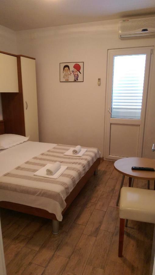 Apartmani Dina マカルスカ エクステリア 写真