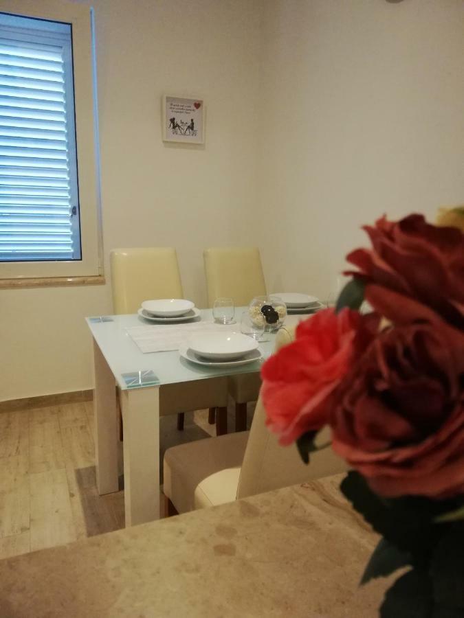 Apartmani Dina マカルスカ エクステリア 写真
