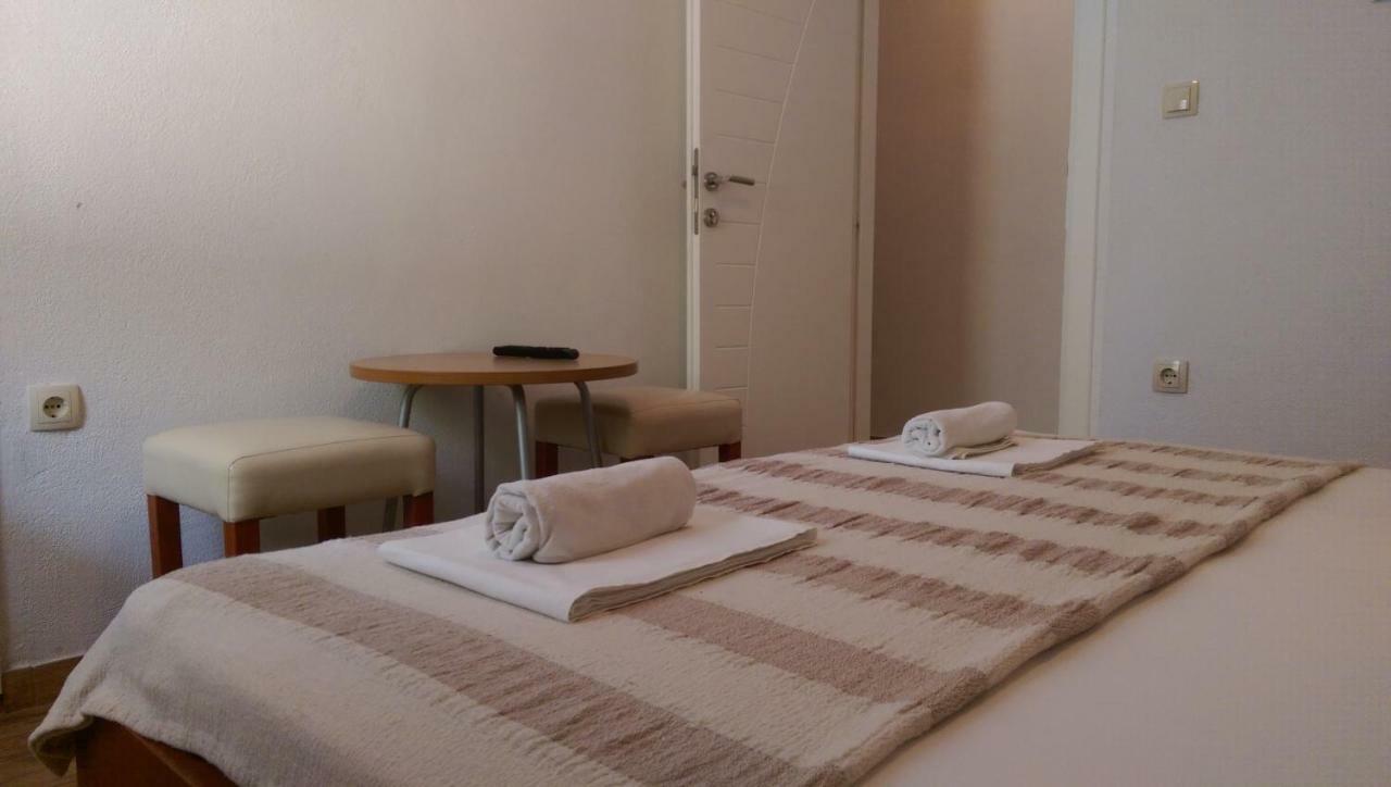 Apartmani Dina マカルスカ エクステリア 写真