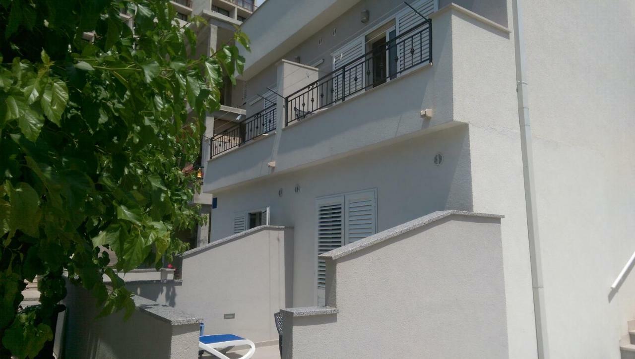 Apartmani Dina マカルスカ エクステリア 写真