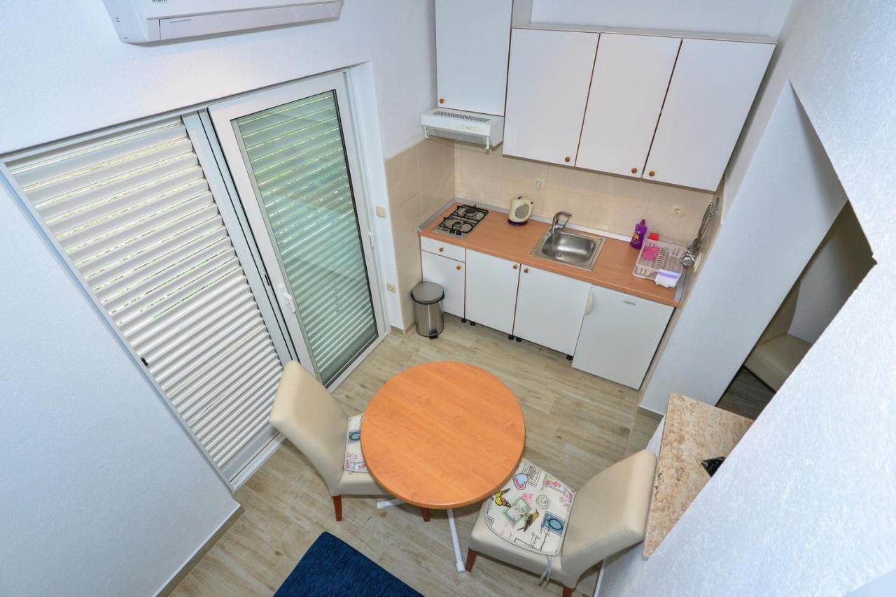 Apartmani Dina マカルスカ エクステリア 写真